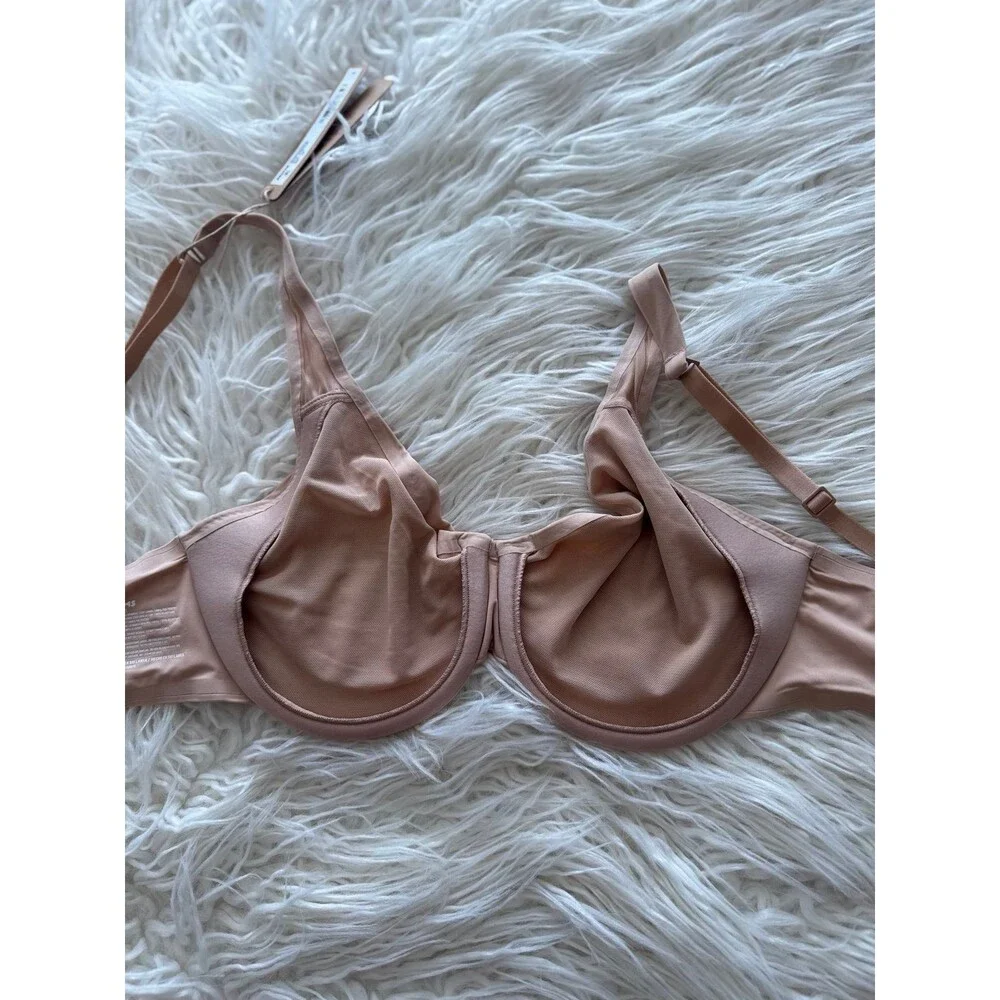 SKIMS Tan Bra - Picture 7 of 9